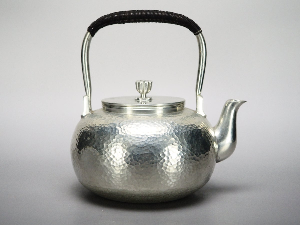 治】錫半製 本錫製 鎚目急須☆箱付 湯沸 茶瓶 茶注 錫瓶 急須 治】錫半製 本錫製 鎚目急須☆箱付 湯沸 茶瓶 茶注 錫瓶 急須
