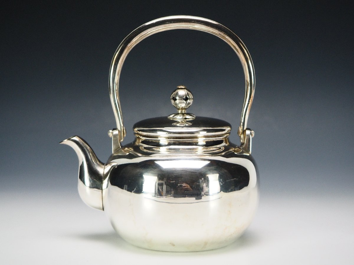 治】金工師『吉原寿亀』作 純銀製 急須☆銀重377g 煎茶湯沸 銀 治】金工師『吉原寿亀』作 純銀製 急須☆銀重377g 煎茶湯沸 銀