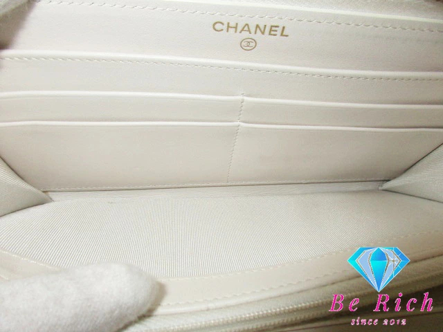 シャネル CHANEL マトラッセ 二つ折り財(cái)布 ラウンド ジップ 長(zhǎng)財(cái)布 AP0242 白 ホワイト キャビアスキン【中古】【送料無料】 bs3704