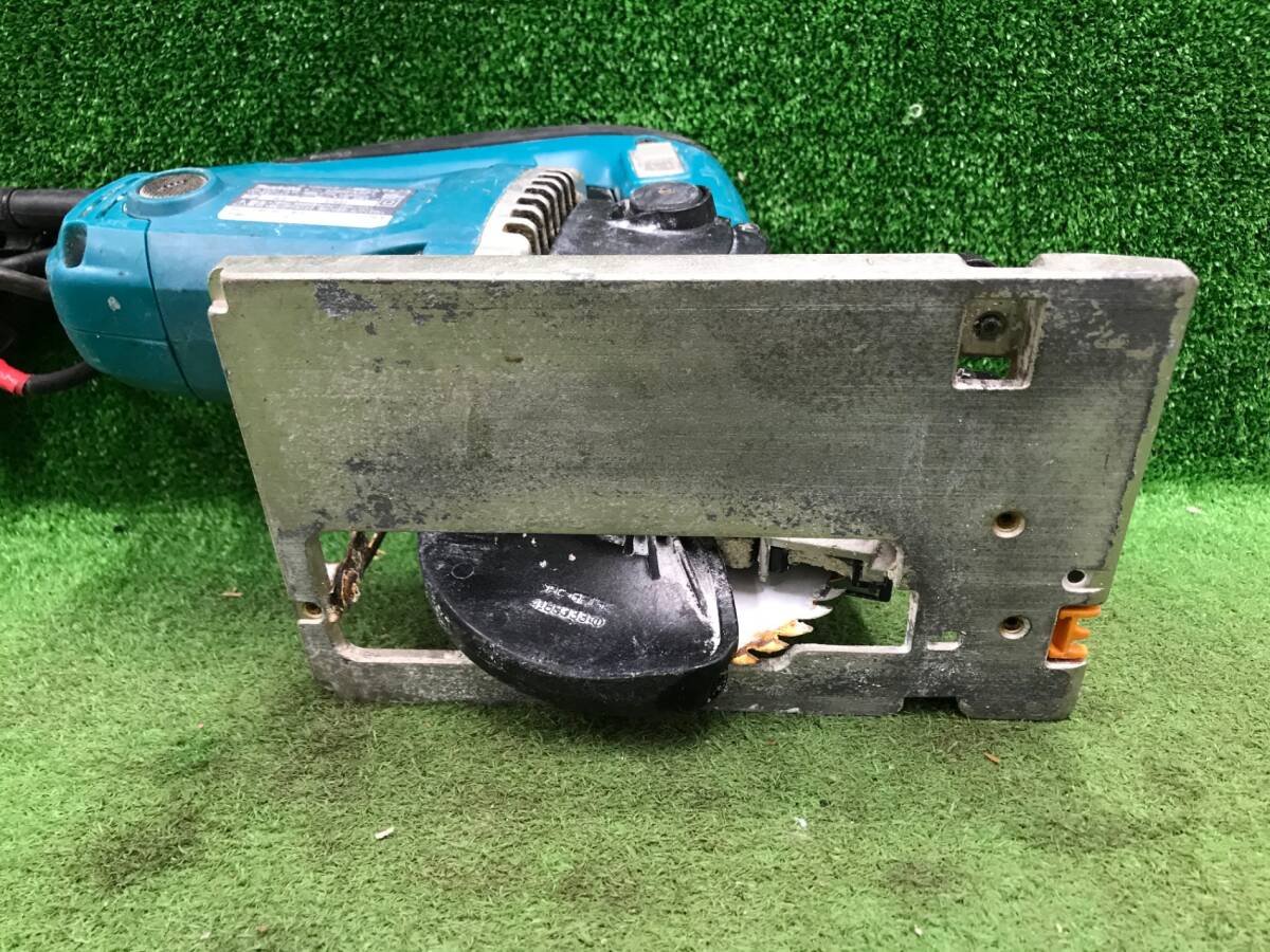【中古品】★makita(マキタ) 125㎜ボード用防じんマルノコ [左勝手] 5205FXSP1　ITDG4MRR1T4K