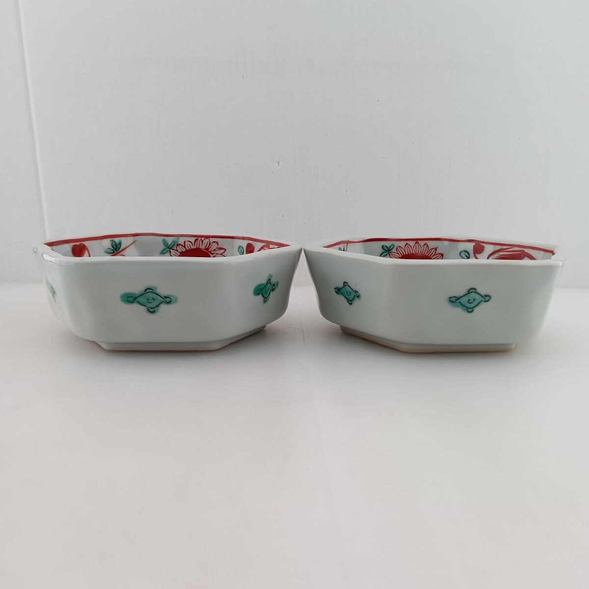 N584 橘吉 たち吉 六角 角皿 中鉢 小鉢 鉢 盛鉢 花鳥 色絵 2点 N584 橘吉 たち吉 六角 角皿 中鉢 小鉢 鉢 盛鉢 花鳥 色絵 2点