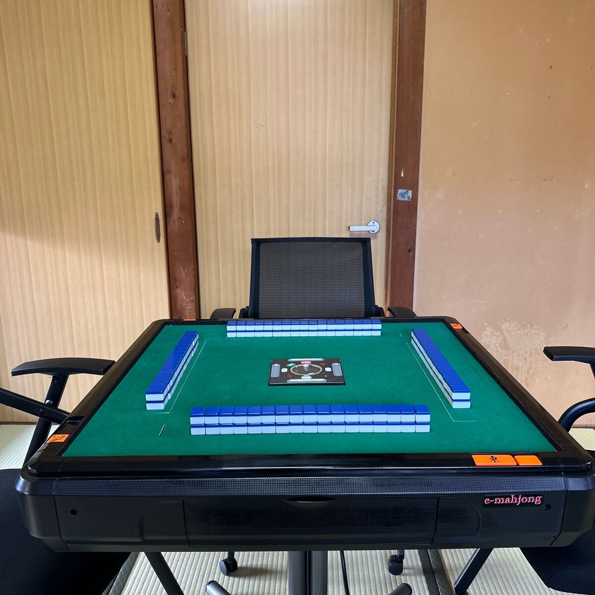 動(dòng)作確認(rèn)済み e-mahjong 全自動(dòng)麻雀卓機(jī)「スパイダー ハッシュ」（Spider #）　28ミリ牌完　椅子4臺(tái)セット　麻雀臺(tái) マージャン卓自宅　