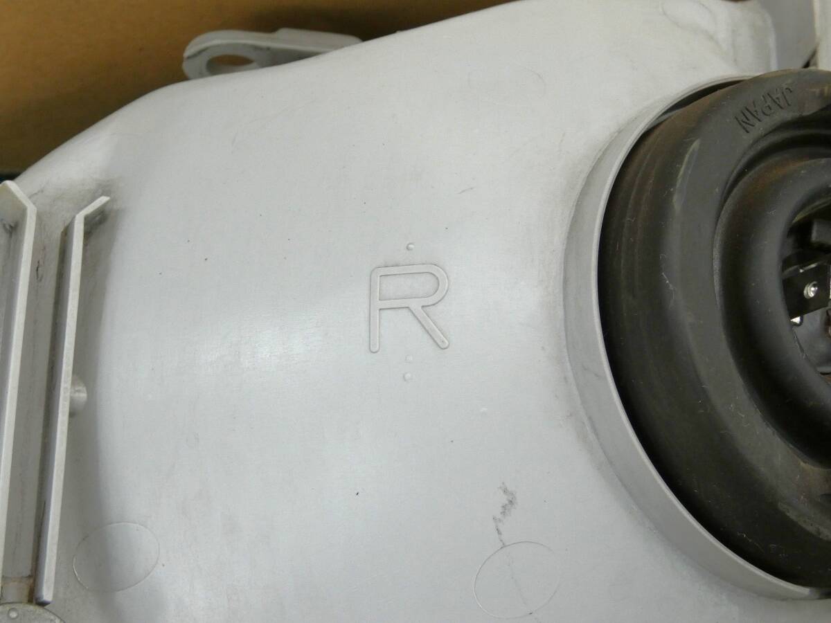 ☆ 中古品 トヨタ クラウン 純正品 17型 ハロゲン ヘッドライト 右側 KOITO 100-76941 長期在庫品 (ジャンク品扱いです)如何ですか?_画像5