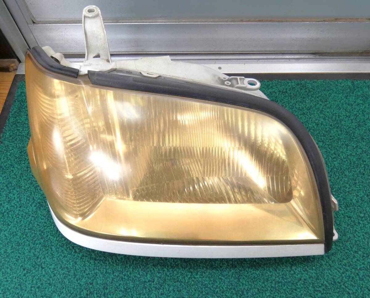 ☆ 中古品 トヨタ クラウン 純正品 17型 ハロゲン ヘッドライト 右側 KOITO 100-76941 長期在庫品 (ジャンク品扱いです)如何ですか?_画像1