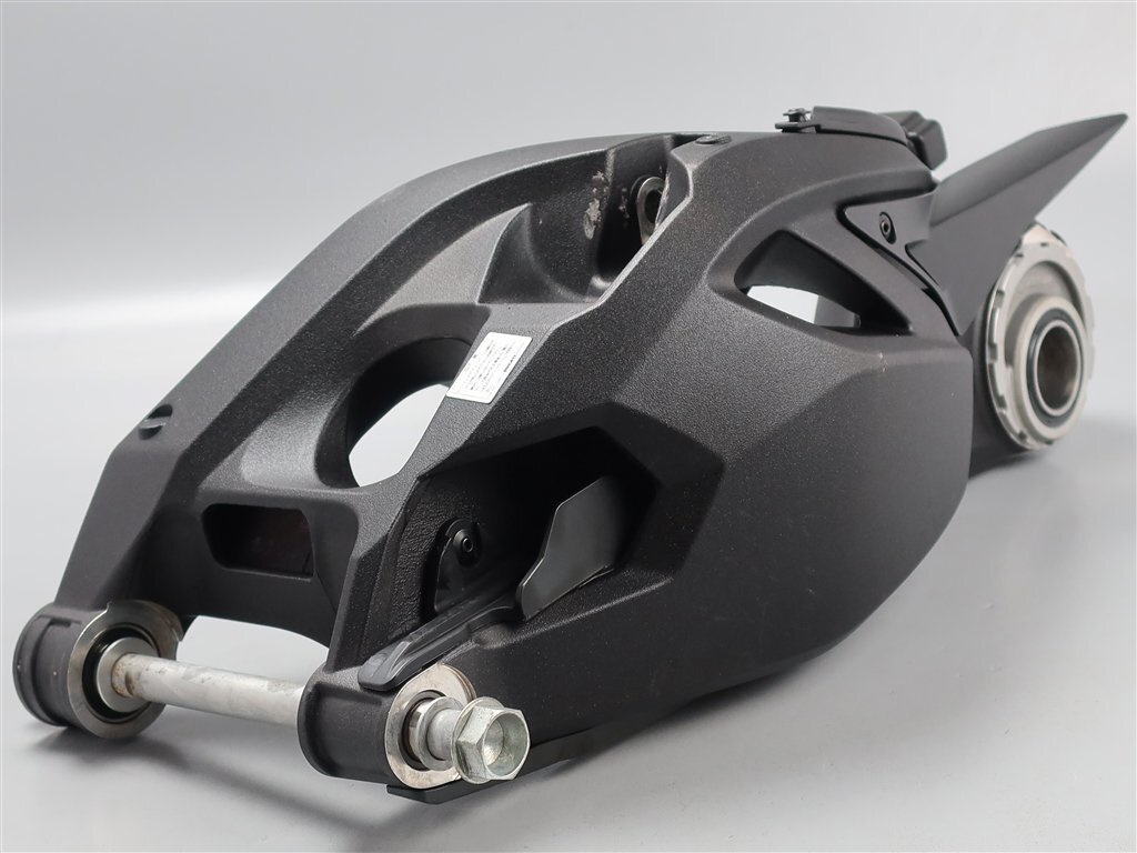 ?DUCATI/ムルティストラーダ1200S パイクスピーク 純正 片持ち スイングアーム/チェーンカバー付き (D0324A16) 2013年式