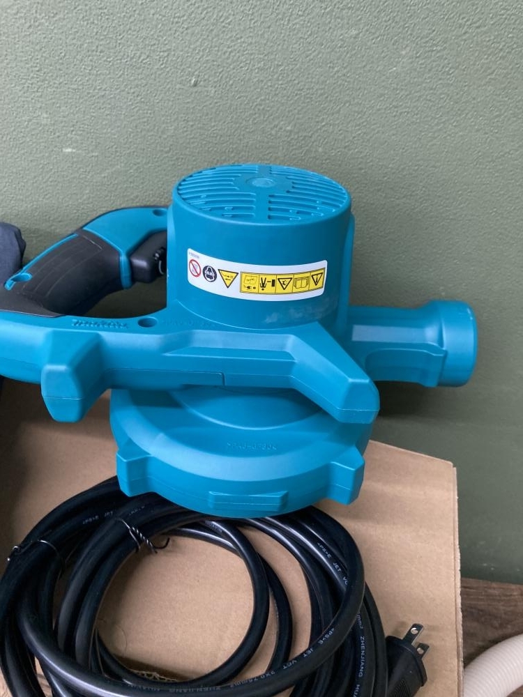 022●未使用品?即決価格●makita　マキタ ブロワ UB1103