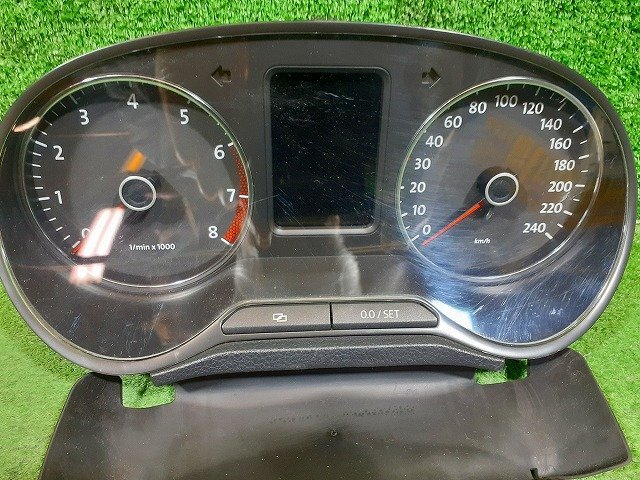 A管理77540 H25 フォルクスワーゲン ポロ 6RCBZ 】 ☆スピードメーター CBZ ガソリン オートマ☆走行距離 81713km