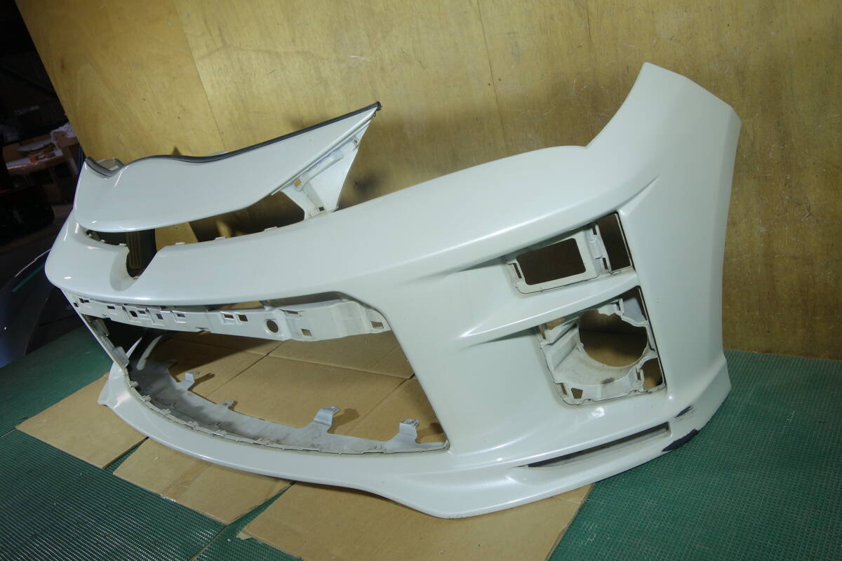 19795　NCP131 後期 ヴィッツ ＧＲスポーツ　フロントバンパー　070 パール　52119-52B30_画像2