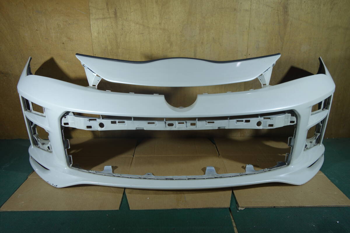 19795　NCP131 後期 ヴィッツ ＧＲスポーツ　フロントバンパー　070 パール　52119-52B30_画像1