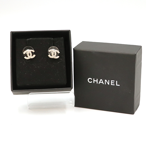 Yahoo!オークション - シャネル CHANEL ココマークピアス F16 V Yahoo!オークション - シャネル CHANEL ココマークピアス F16 V