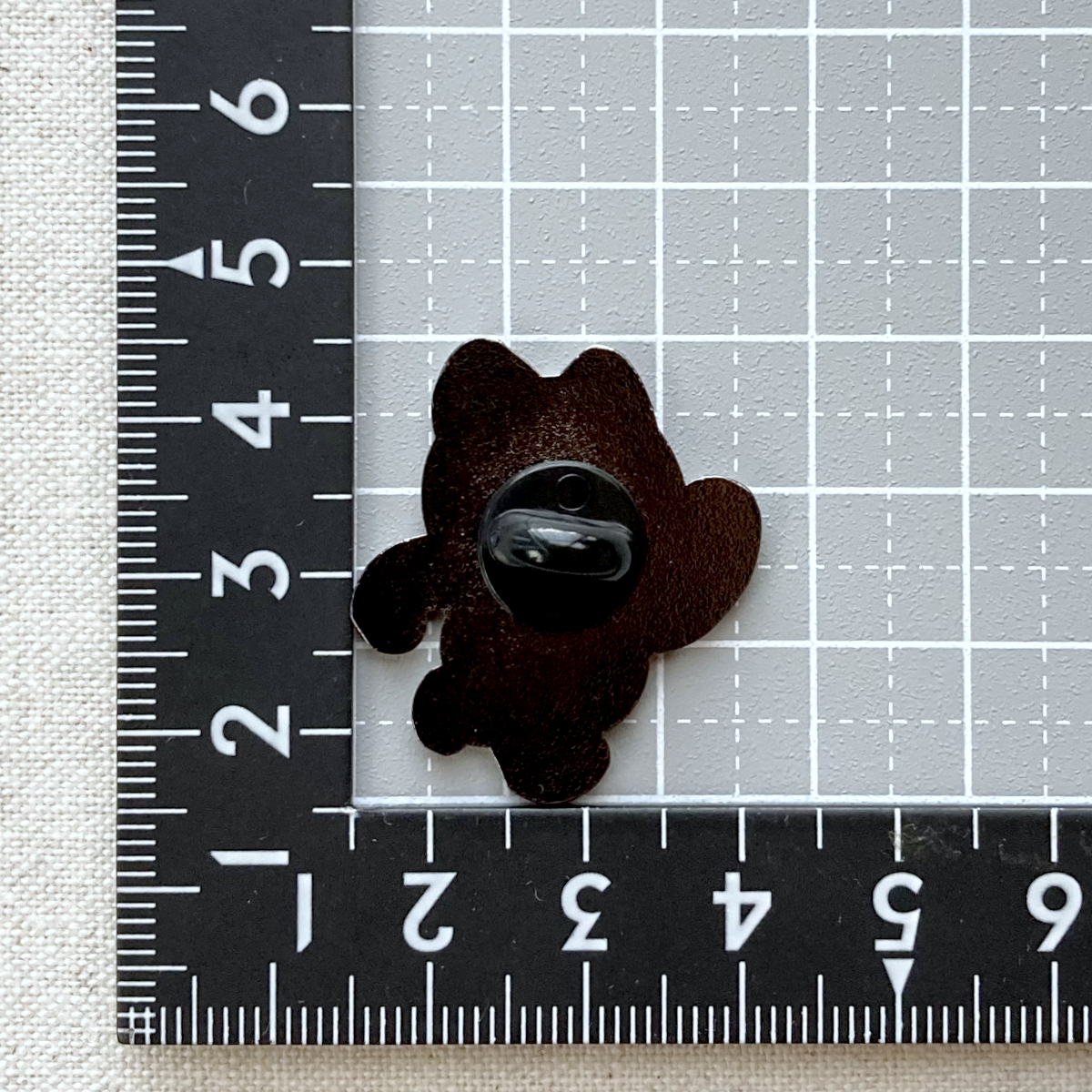 ターボババア 走る招き猫 ダンダダン かわいい ピンバッジ ターボババア 走る招き猫 ダンダダン かわいい ピンバッジ