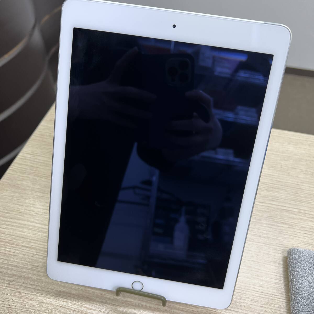iPad Air 2 Wi-Fi + Cellular 128GB シルバー au