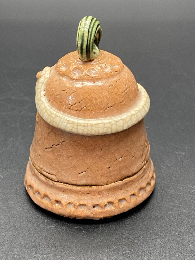 旧家蔵出し 赤津焼 宇助窯 加藤網助 織部巳 香合 共箱 共布 栞付 旧家蔵出し 赤津焼 宇助窯 加藤網助 織部巳 香合 共箱 共布 栞付