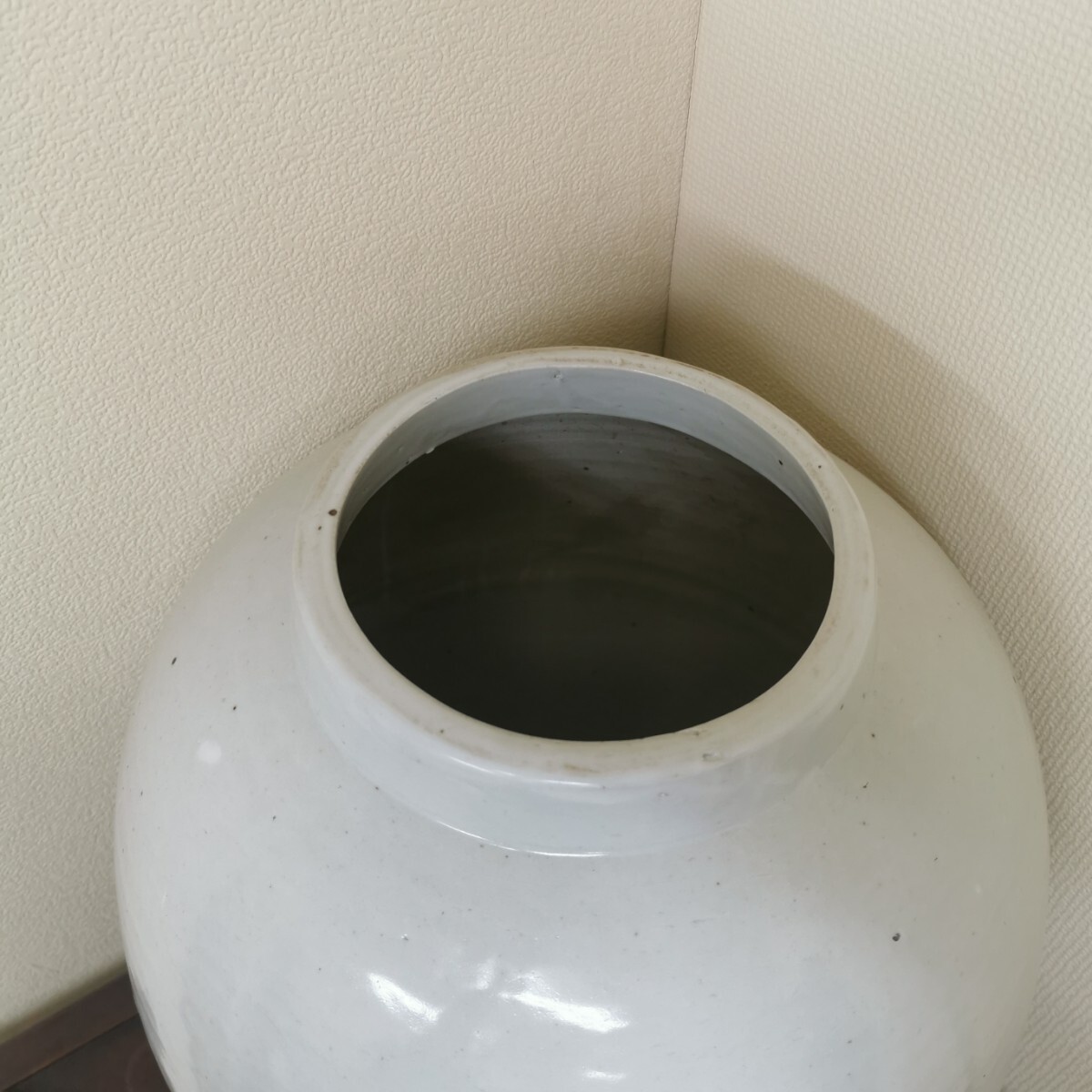 朝鮮美術 陶磁器 | 李朝白磁牡丹文丸壺 | gallery陽々youyou