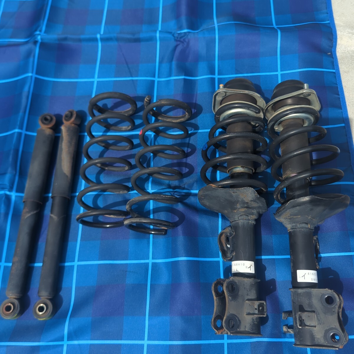 SUZUKI エブリィワゴン DA64W 純正 サスペンション一式 1台分 SUZUKI エブリィワゴン DA64W 純正 サスペンション一式 1台分