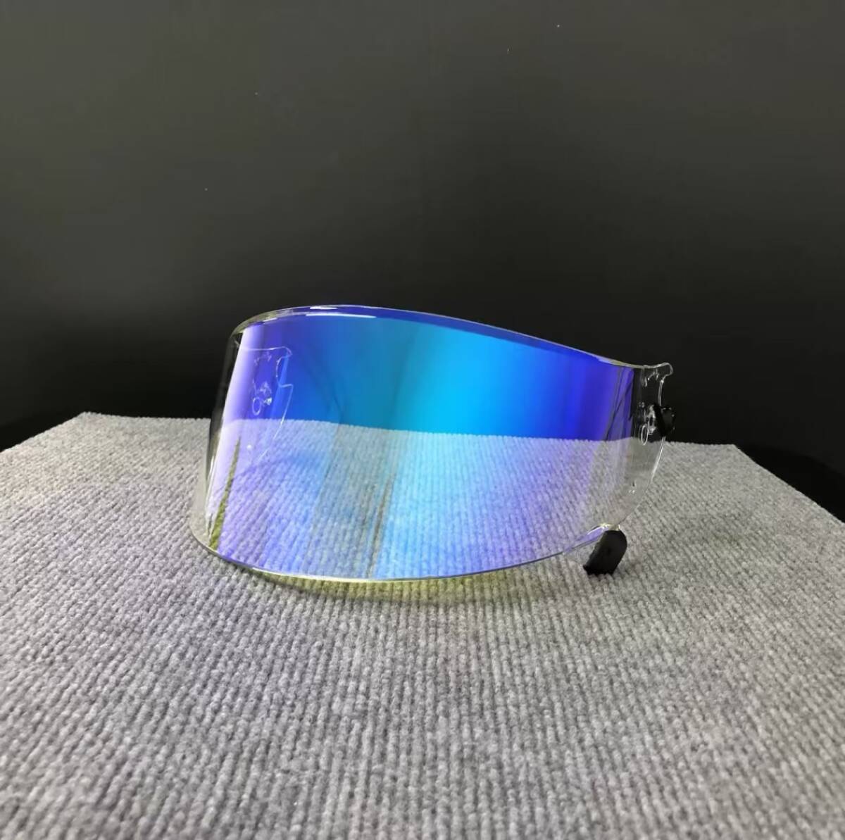 送料無(wú)料 SHARK Race-R Pro GP CARBON ヘルメット シールド 著替えレンズ オーロラレンズ 　透明ベース/ブルー
