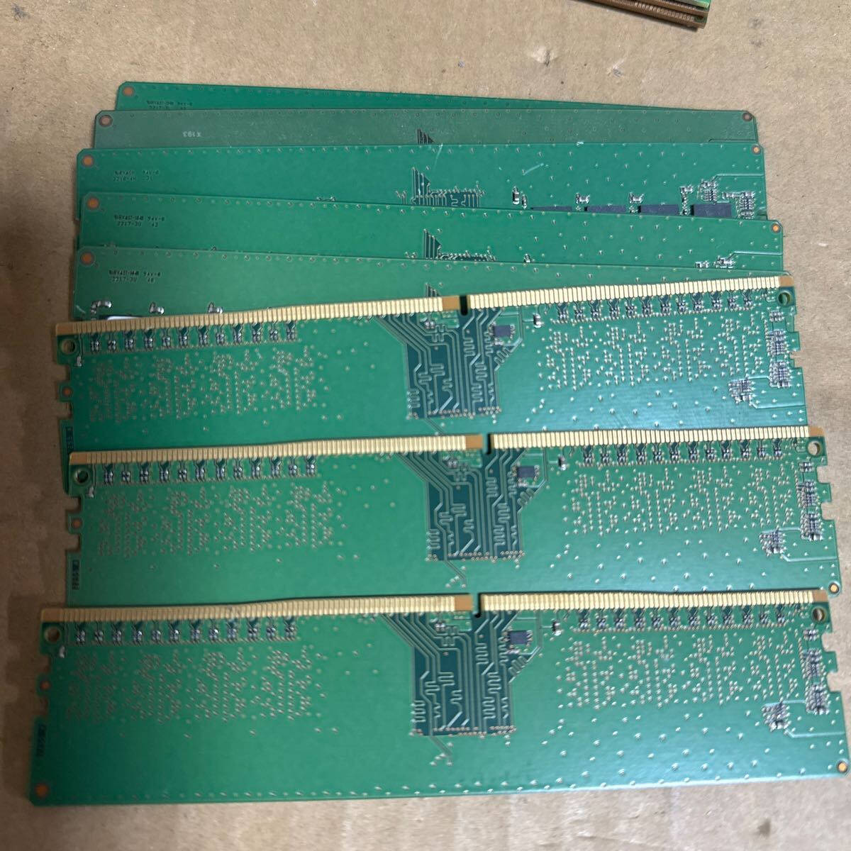 (002M)Micron 8GB 1Rx8 pc4-2400T-UA2-11 8枚セット