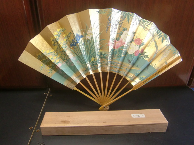 扇　　京都十松屋福井扇芳敏　　御所庭の四季　　美品　　桐箱付き　　AQ65-45UM