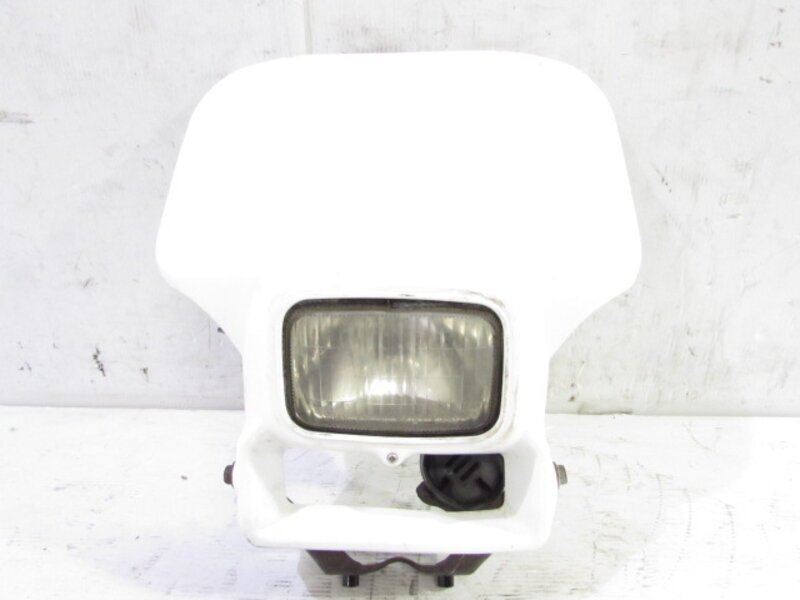 専用！ホンダ　XLR250R フロントカウル　美品　ライト付き 専用！ホンダ XLR250R フロントカウル 美品 ライト付き 2025年