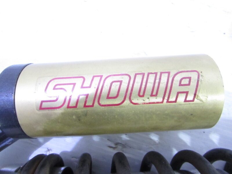 バリオス2 ZR250B 大人気!! SHOWA 純正 リアサスペンション 曲り バリオス2 ZR250B 大人気!! SHOWA 純正 リアサスペンション 曲り