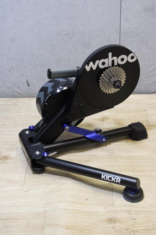 値下げ! 最新モデル! ◇wahoo ワフー KICKR smart V6 zwift対応 サイクルトレーナー QR スルーアクスル両対応 シマノフリー11s