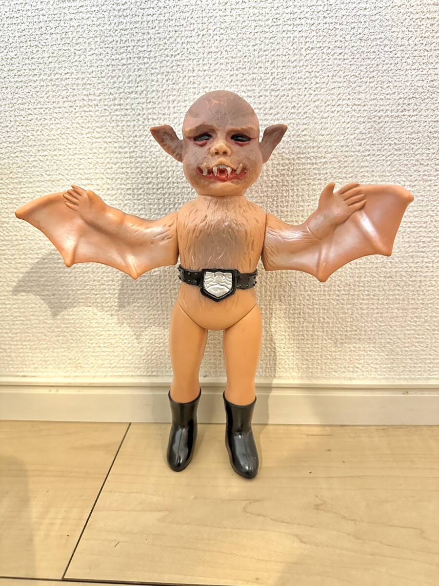 当時物 旧バンダイ 仮面ライダー 怪人 コウモリ男 ソフビ Yahoo!オークション - 当時物 コウモリ男 旧バンダイ 仮面
