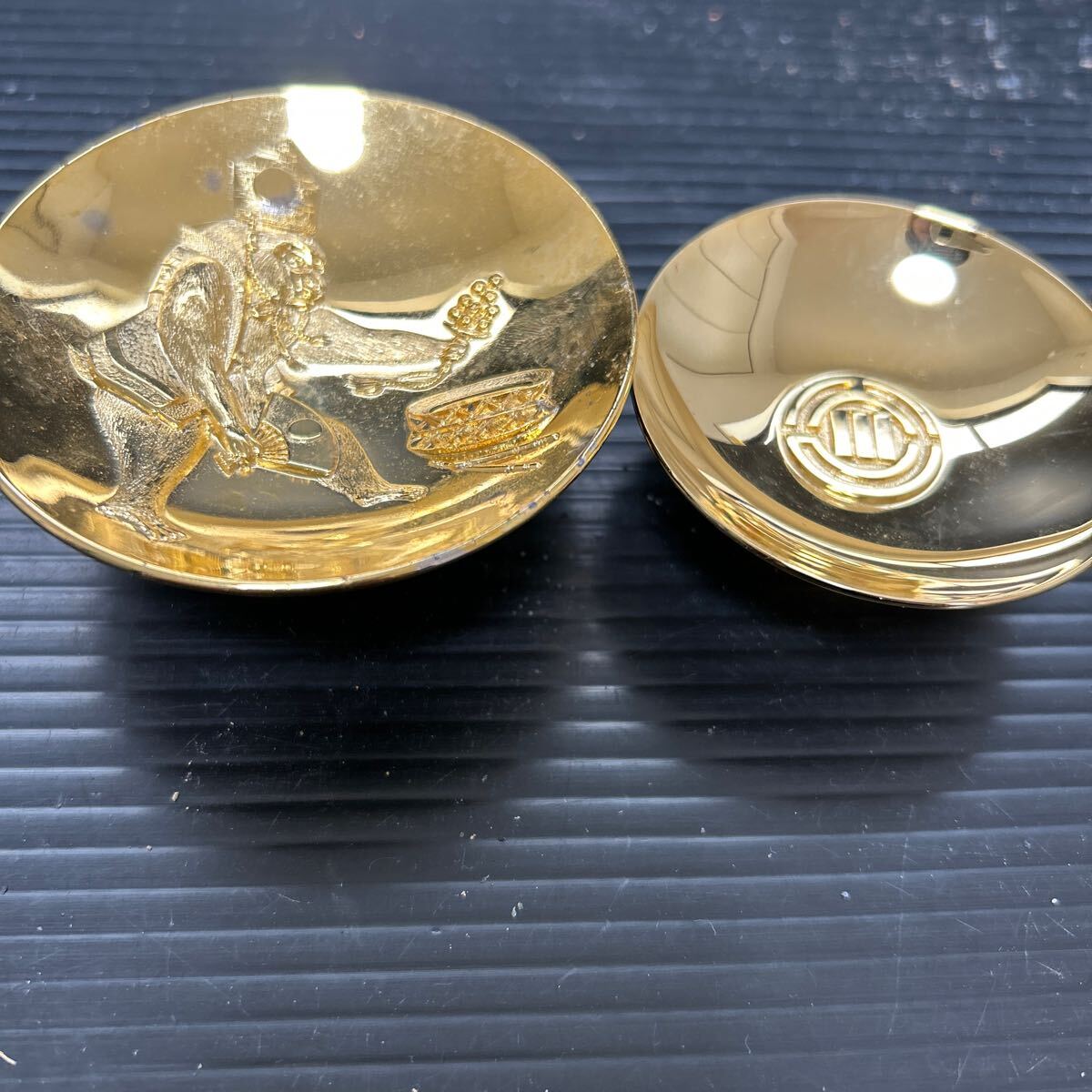 レア 極美品!】24KGP刻印入 松竹梅 金杯 縁起物 盃重量162.6g