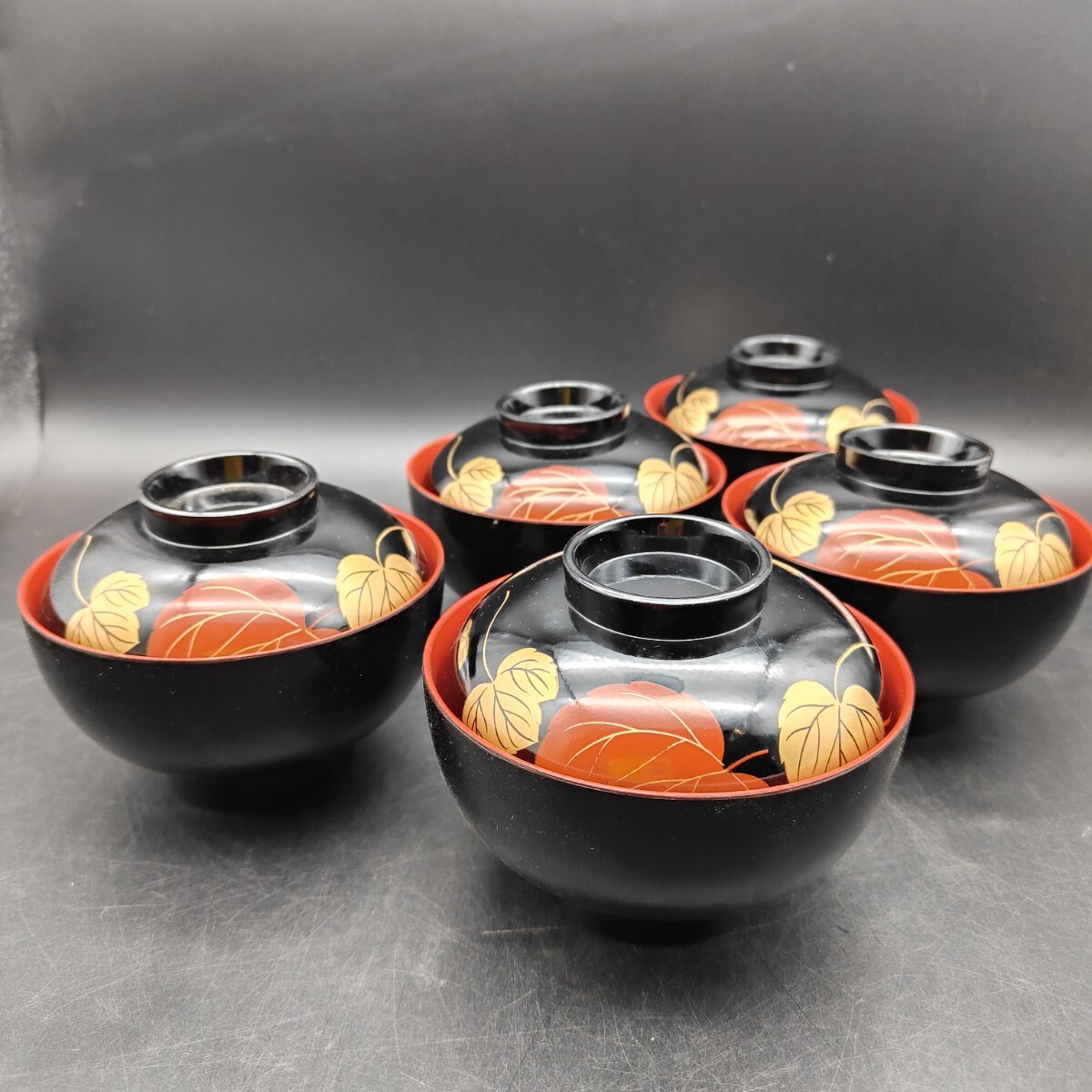 吸物椀 会津塗 5客 葡萄の葉 蓋付椀 漆黒 内朱 蓋付椀 汁椀 S135 漆器 蒔絵 和食器_画像2