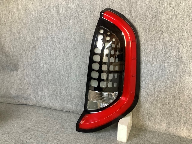 5075-V4 シエンタ MXPC10 テール レンズ LED 右 ☆_画像2