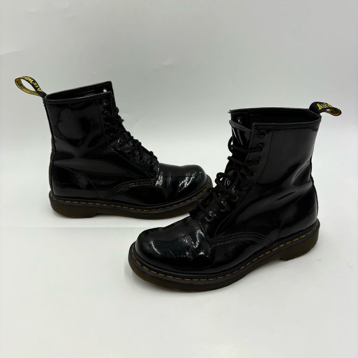 J □ 極上レザー使用 '人気イエローステッチ' Dr.Martens J □ 極上レザー使用 '人気イエローステッチ' Dr.Martens