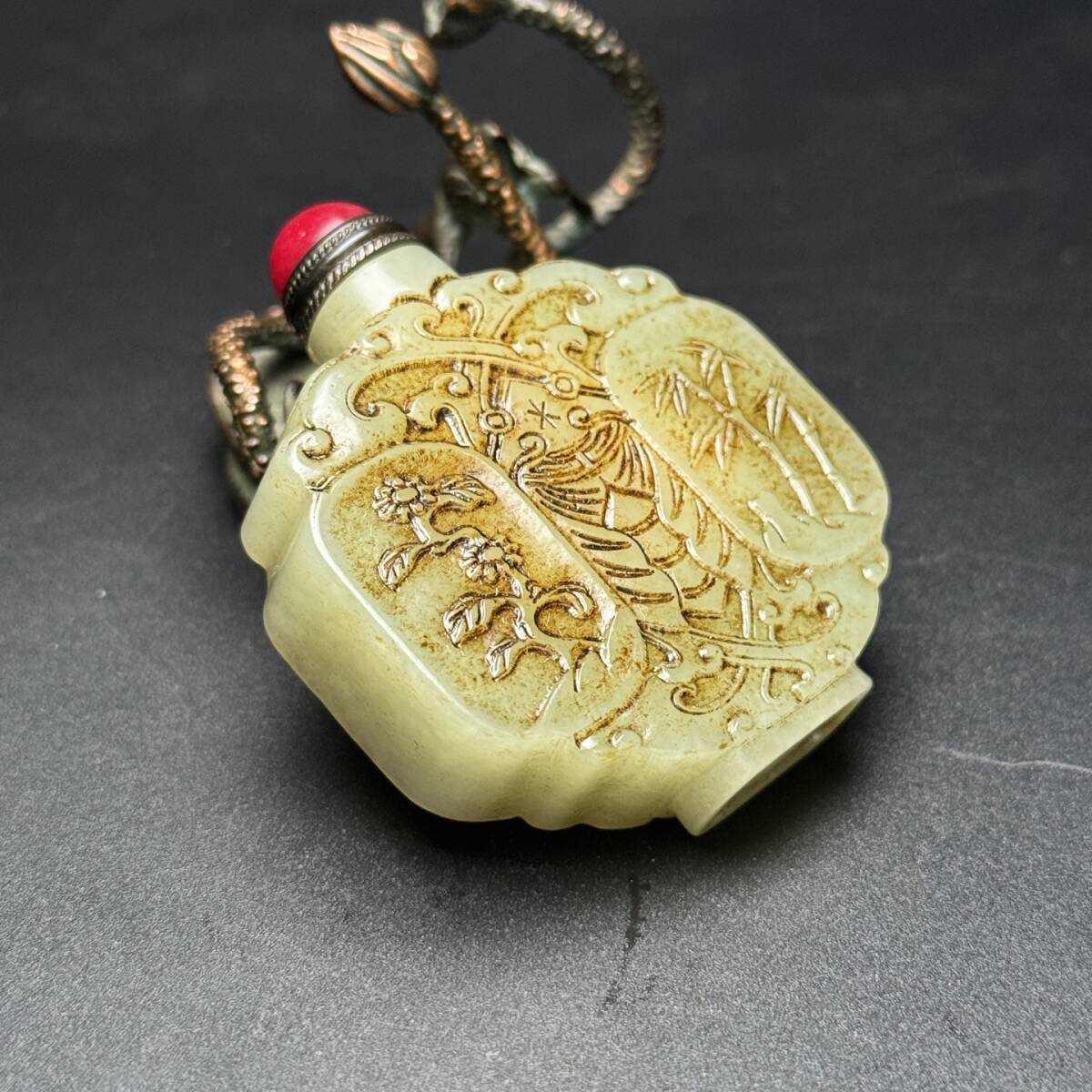 珍品旧蔵* 清 和田老玉 精美和田玉四君子鼻煙壺 唐物 古美術品 珍品旧蔵* 清 和田老玉 精美和田玉四君子鼻煙壺 唐物 古美術品