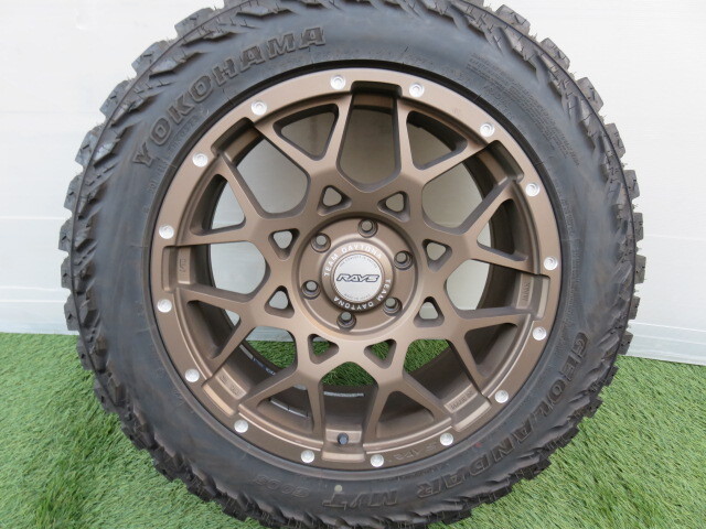 【美品】中古アルミセット ランクル300に YOKOHAMA ヨコハマ ジオランダーM/T LT275/55R20 120/117+デイトナ M8 20インチ 4本