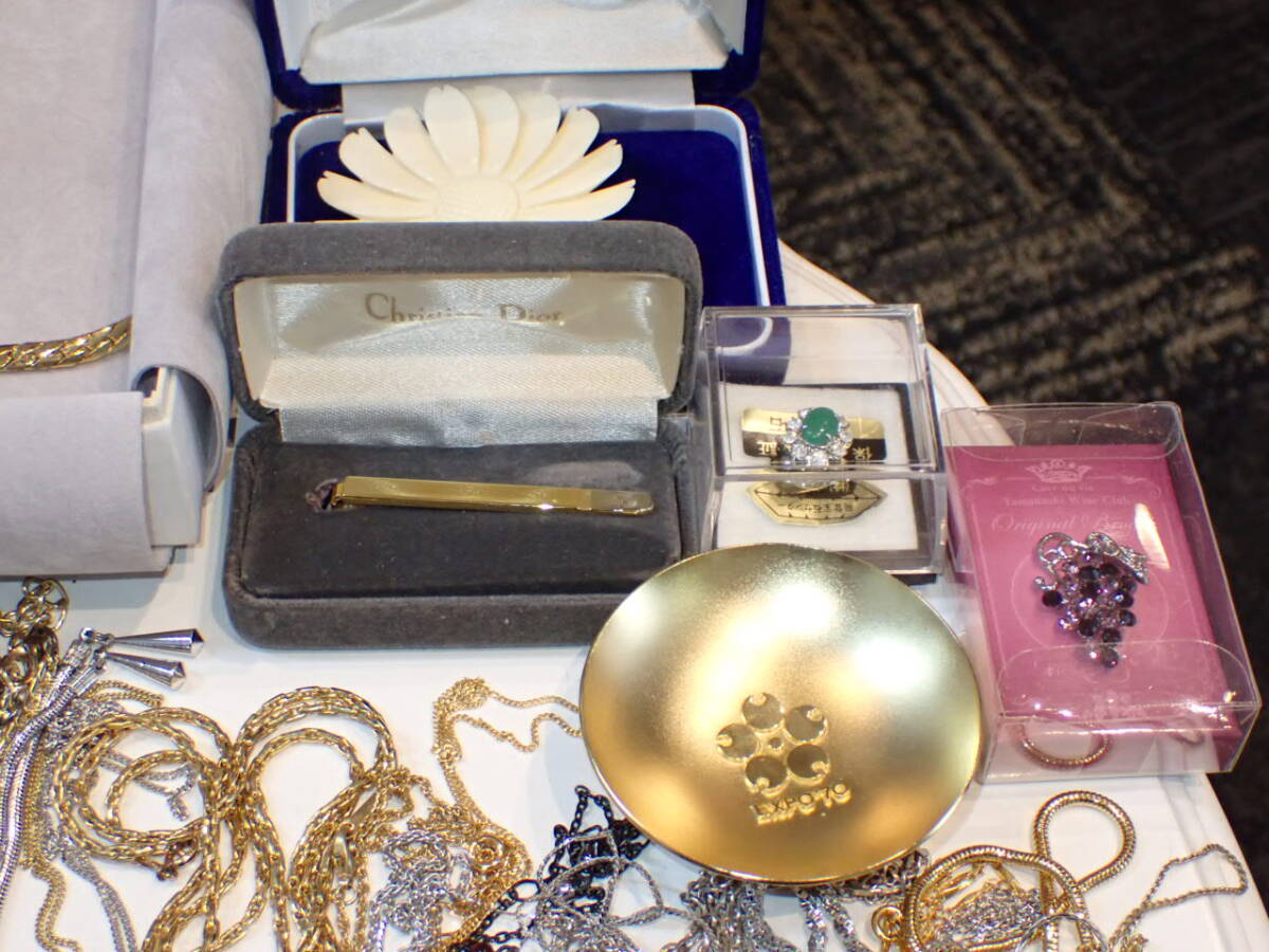 UH2386《1円》《大量》遺品整理 アクセサリー/貴金属【箱・袋 UH2386《1円》《大量》遺品整理 アクセサリー/貴金属【箱・袋