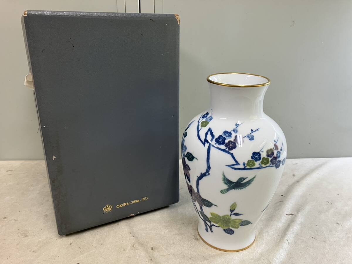 142)大倉陶園 OKURA 梅椿に小禽図 梅 椿 小鳥 花瓶 花器 壺 高 142)大倉陶園 OKURA 梅椿に小禽図 梅 椿 小鳥 花瓶 花器 壺 高