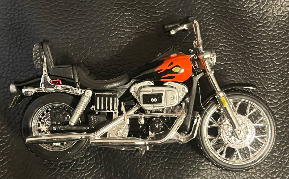 1/24 モーターサイクル ハーレーダビッドソン HARLEY-DAVIDSON 1980 FXWG Wide Glide ワイドグライド ブラック レッド マイスト maisto_画像3
