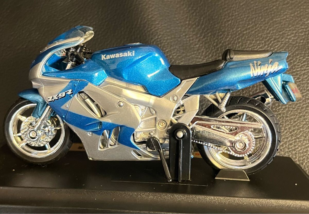 1/18 KAWASAKI ZX-9R Ninja 忍者 ニンジャ 川崎 カワサキ ZX9R Maisto マイスト ダイキャストバイク ミニカー オートバイ 完成品　　_画像2