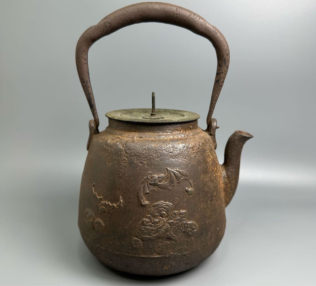 話題の行列 *筒釜 茶道 工芸美術 伝統工芸 風炉釜 *蒸らし銅蓋 鉄釜 風炉 釜