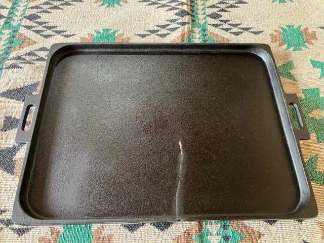 【溶接補修跡あり】岩鋳 どっしりくん(大)※ステンレス蓋・プレート用手提げ袋付き BBQ・キャンプ向け_画像2