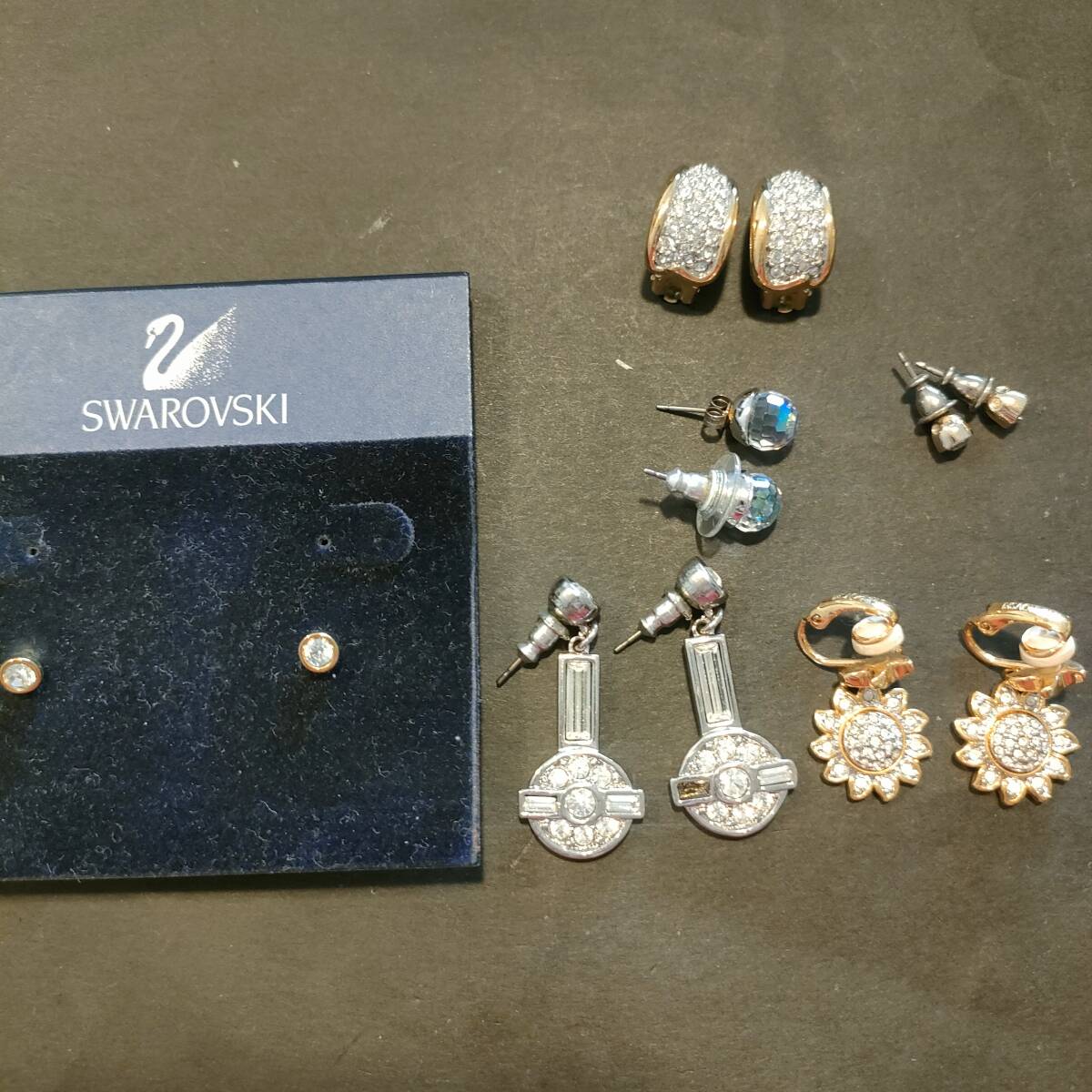 スワロフスキー アクセサリー まとめ売り スワロフスキー スワロフスキー アクセサリー まとめ売り スワロフスキー