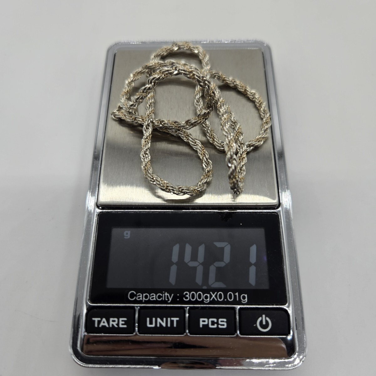 41001244-1.jpg