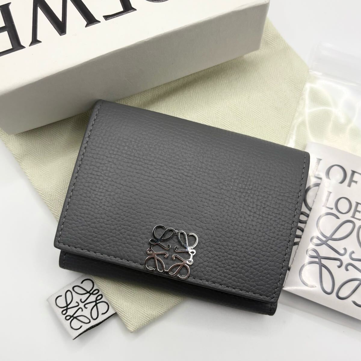 赤字価格　LOEWE　新品　 三折り財布 LOEWE ロエベ 財布 レディース メンズ ブランド 三つ折り財布