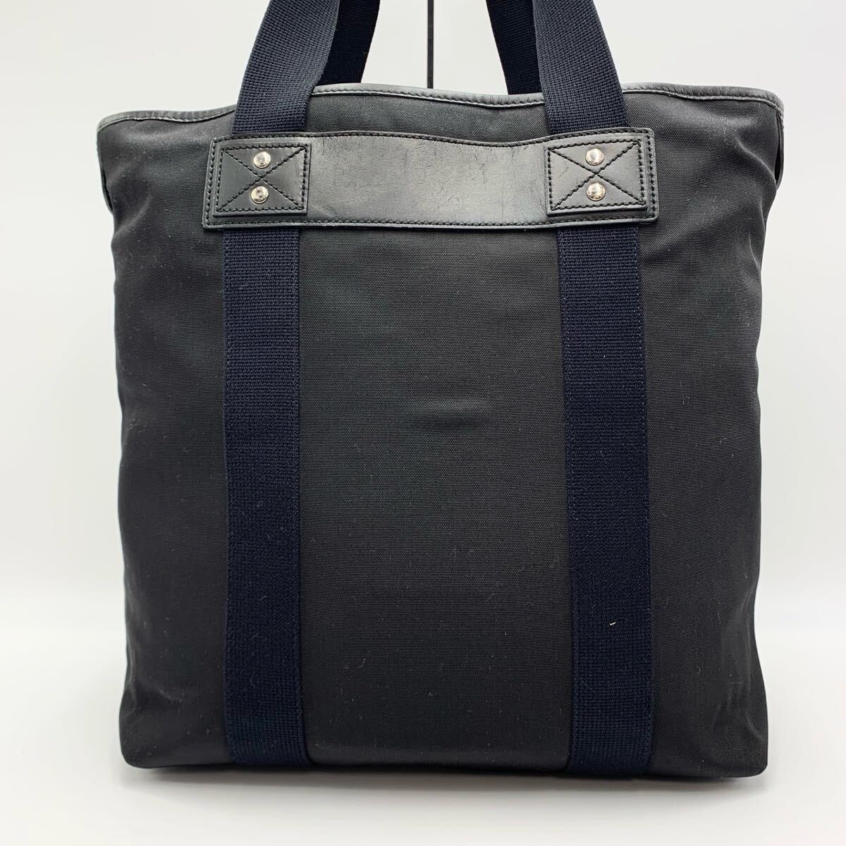 A4収納可能　GUCCI ブラック トートバッグ レザー　革　黒　ブラック GUCCI ほぼ未使用 グッチ オールドグッチ ヴィンテージ ロゴ