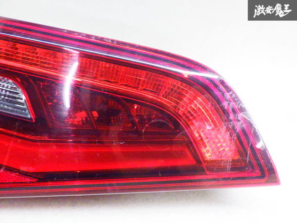 【未使用】アウディ純正 8V A3 スポーツバック 前期 テール テールライト テールランプ 左 左側(cè) 內(nèi)側(cè) 棚2N13