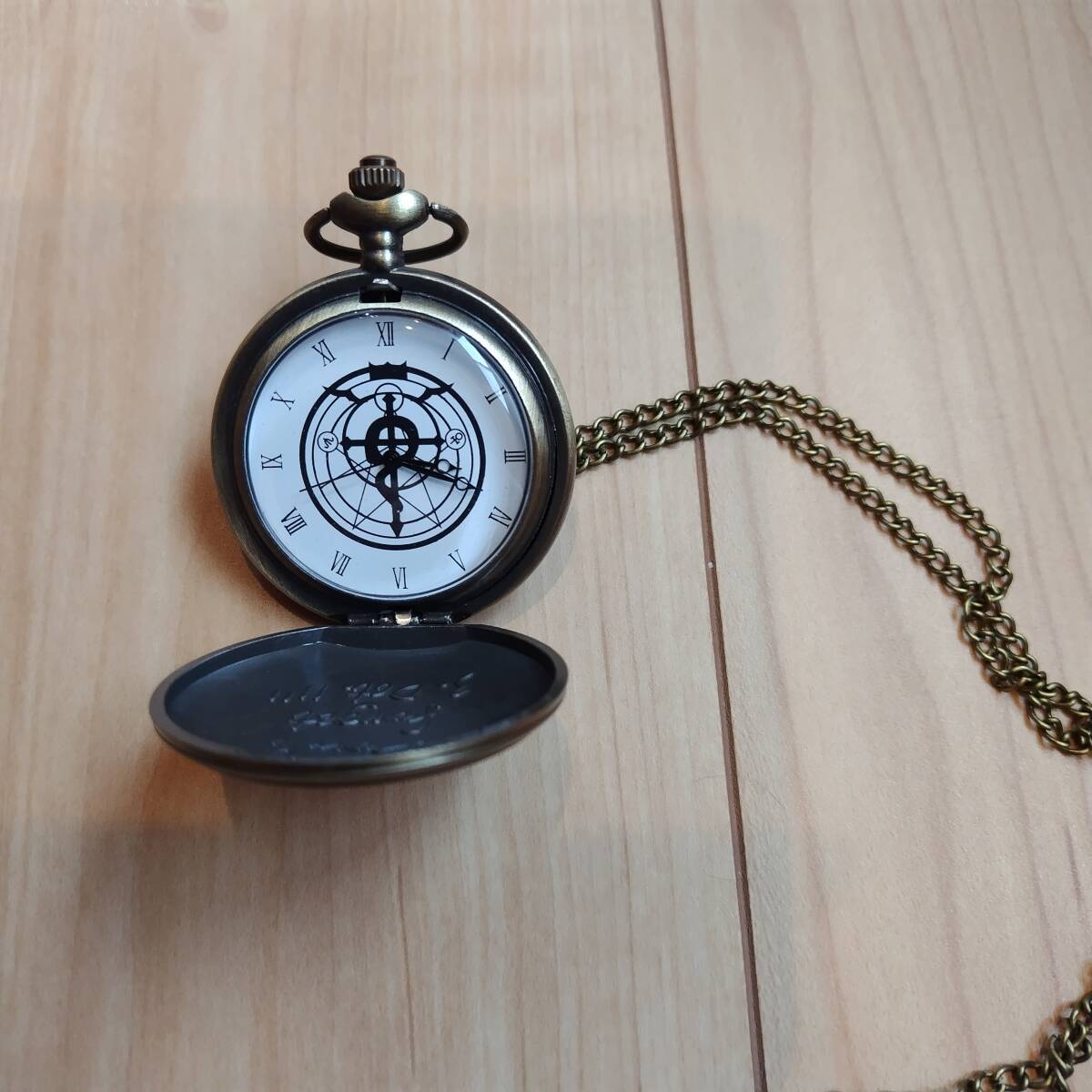 【新品】懐中時(shí)計(jì)　鋼の錬金術(shù)師　銀時(shí)計(jì)　アンティーク調(diào)