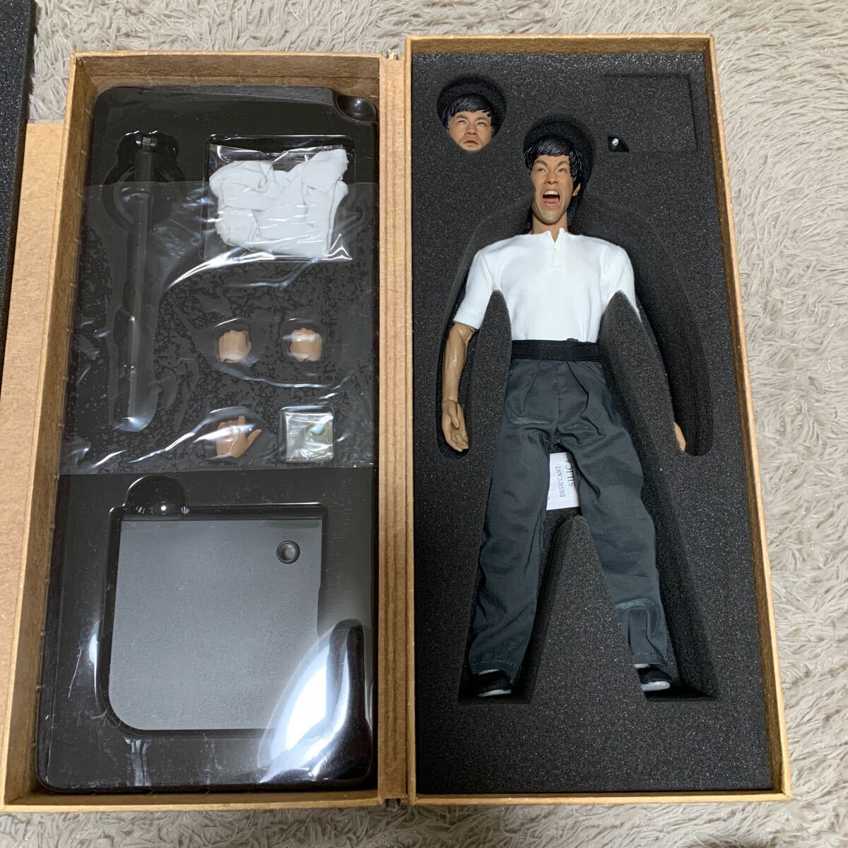 ENTERBAY 1/6 危機一発 ブルース・リー フィギュア エンターベイ