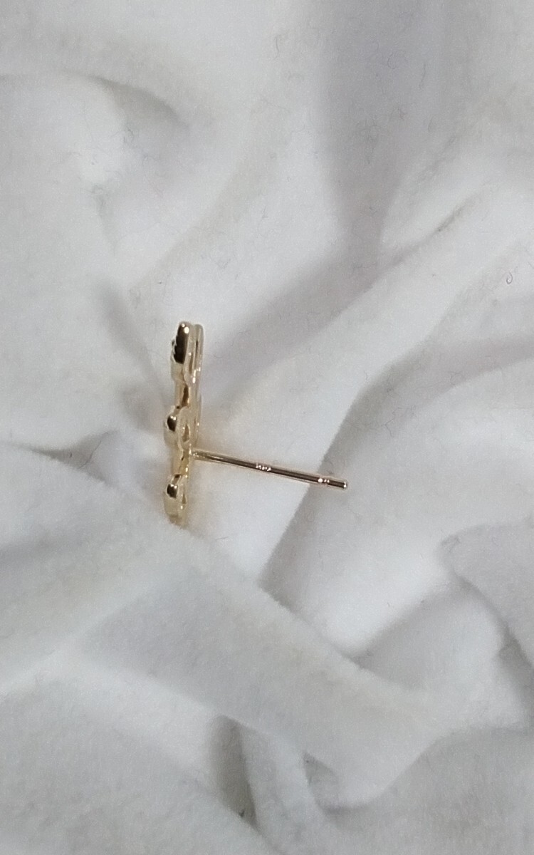 K10YGデザインピアス!ダイヤ入り。0.05ct.位。_画像9