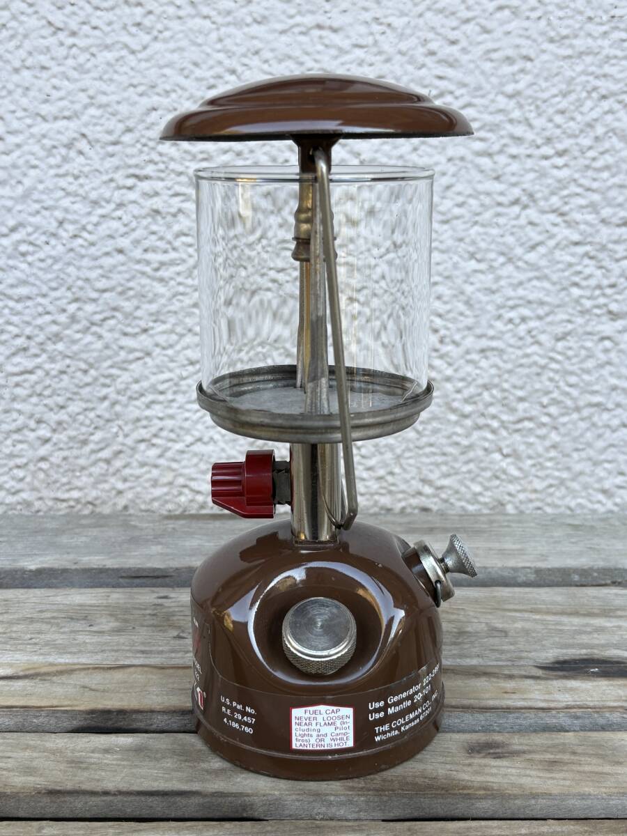 コールマン Coleman 222 茶 1/82制 ピークワンランタン サンシャインマーク刻印付きG2ジェネレーター裝著品 PEAK1 廃盤品 250117JN10057