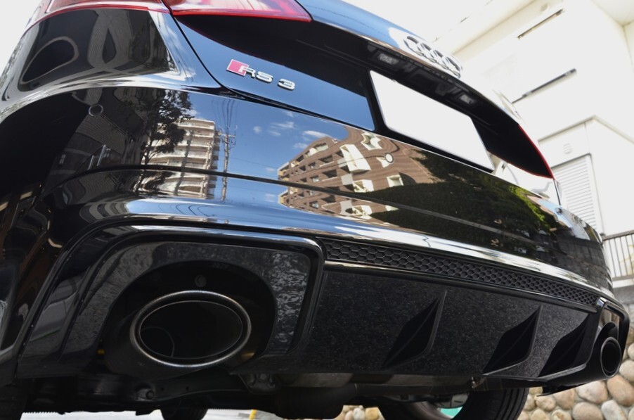 カスタムアウディRS3 カーボンインテーク コイル マフラー 車高調(diào) 大口徑2ピースローター 強化スタビ １オーナー極上正規(guī)ディーラー車