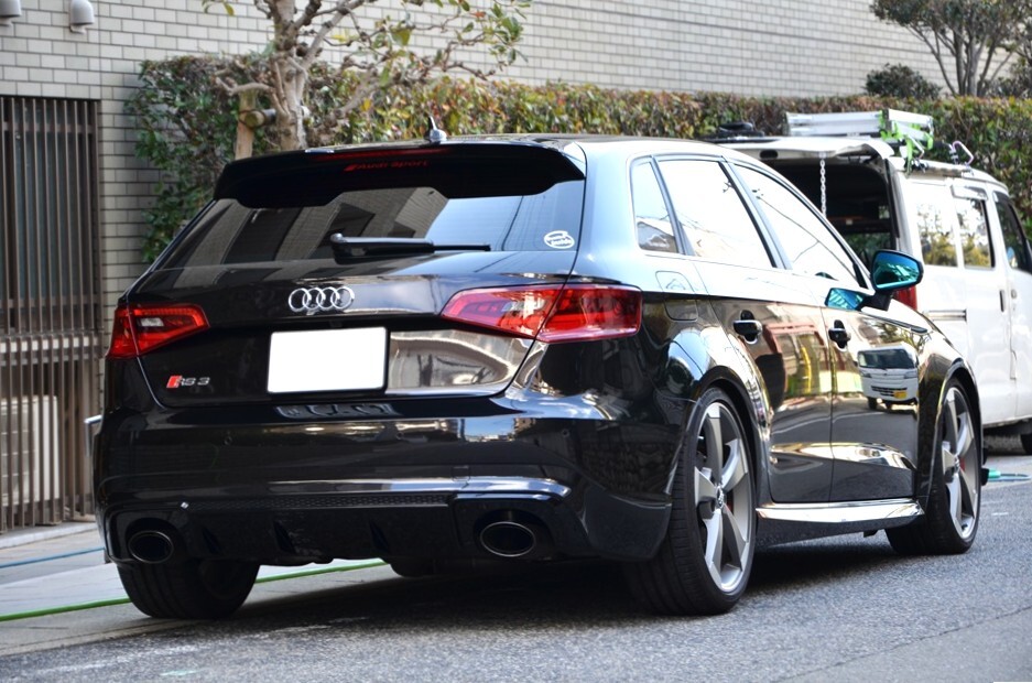 カスタムアウディRS3 カーボンインテーク コイル マフラー 車高調(diào) 大口徑2ピースローター 強化スタビ １オーナー極上正規(guī)ディーラー車