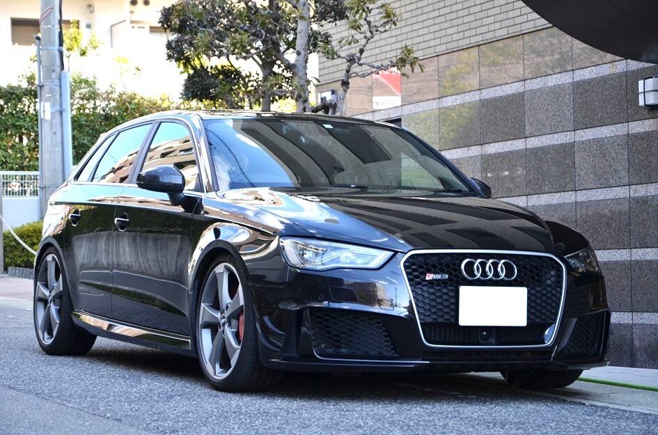 カスタムアウディRS3 カーボンインテーク コイル マフラー 車高調(diào) 大口徑2ピースローター 強化スタビ １オーナー極上正規(guī)ディーラー車